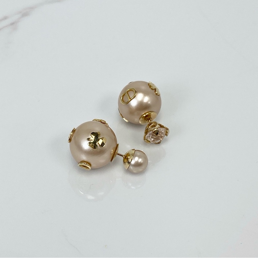 Christian Dior Pearl earrings